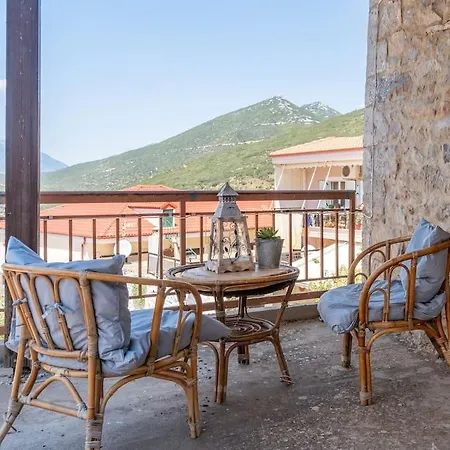 Stirida Stone House Holiday home *