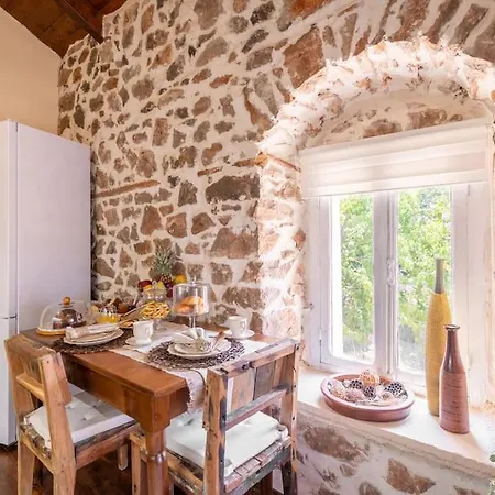 Holiday home Stirida Stone House