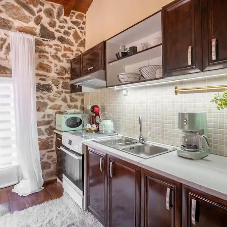 Holiday home Stirida Stone House